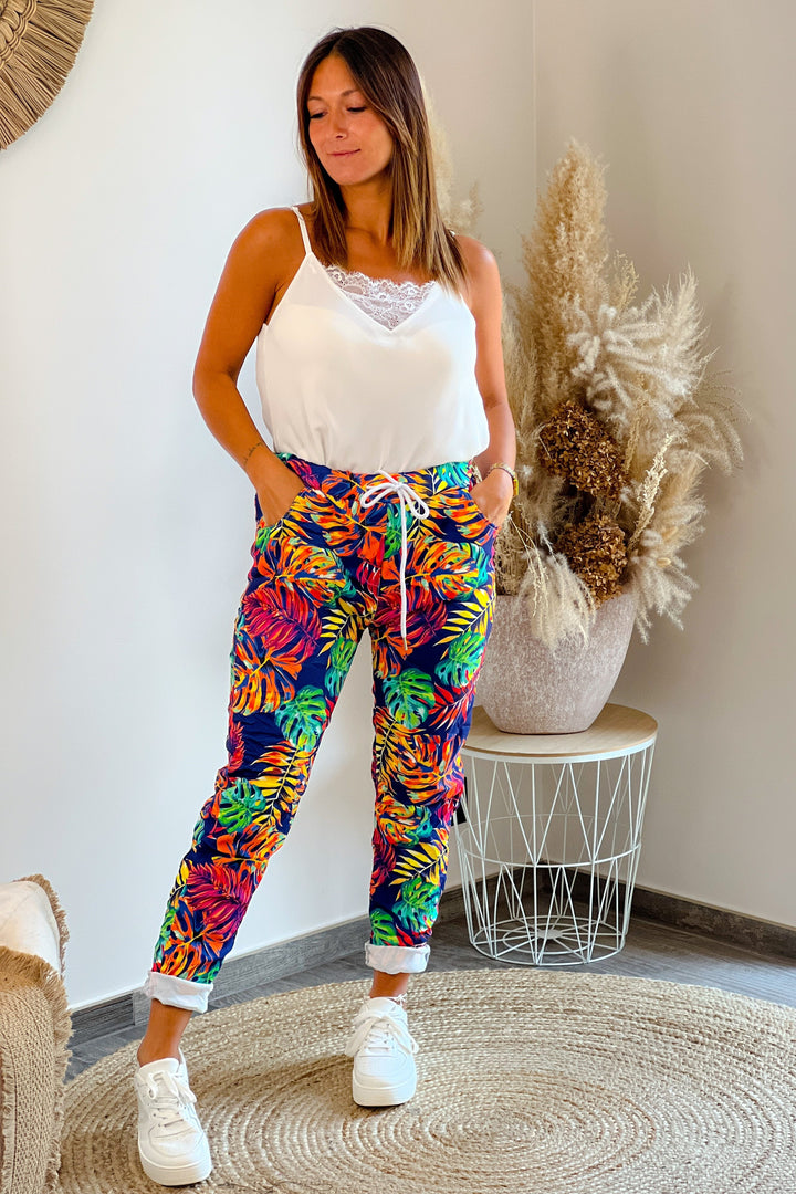 Pantalon Magique Adena Bleu Marine en exclusivité !